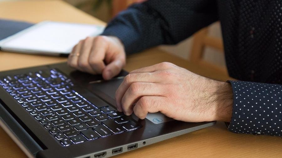 Indústria de software teme atraso na adoção de IA no Brasil após tarifaço dos EUA - Imagem do artigo original