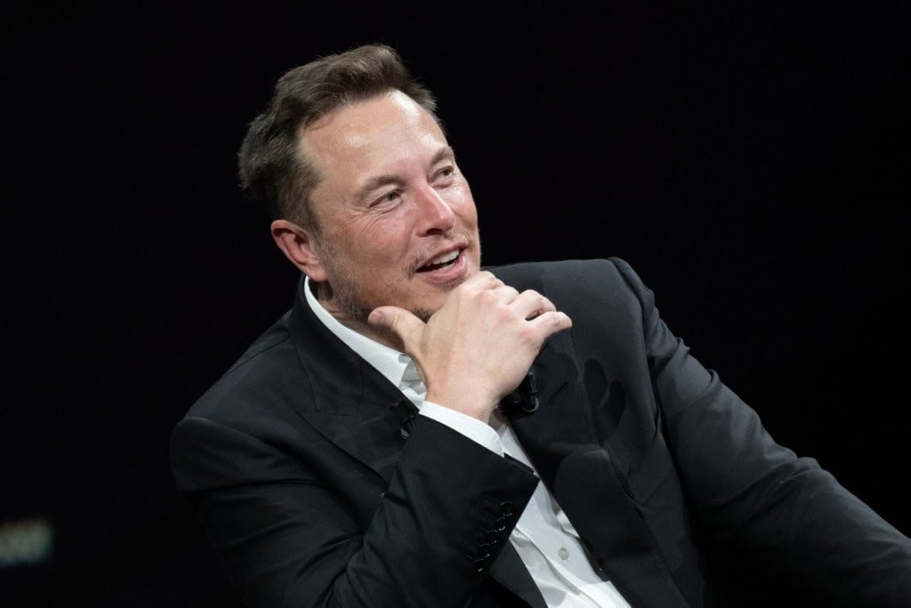 Sam Altman minimiza críticas de Elon Musk após integração do GPT-5 à Microsoft - Imagem do artigo original