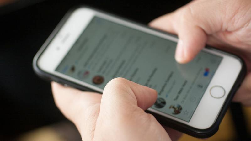 WhatsApp lança alerta de segurança para golpes em grupos criados por números desconhecidos - Imagem do artigo original