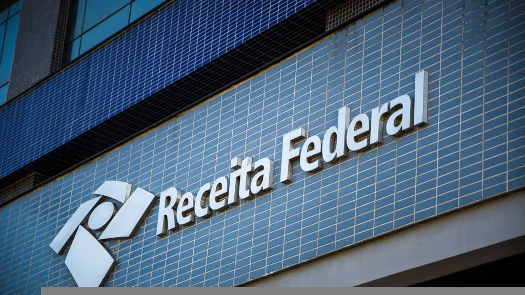 Leilão eletrônico da Receita Federal em São Paulo oferece carros a R$ 4 mil e iPhones a R$ 1 mil em agosto - Imagem do artigo original