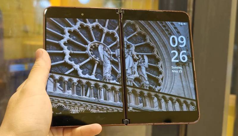 Raro protótipo de Windows Phone com duas telas reaparece em leilão chinês - Imagem do artigo original